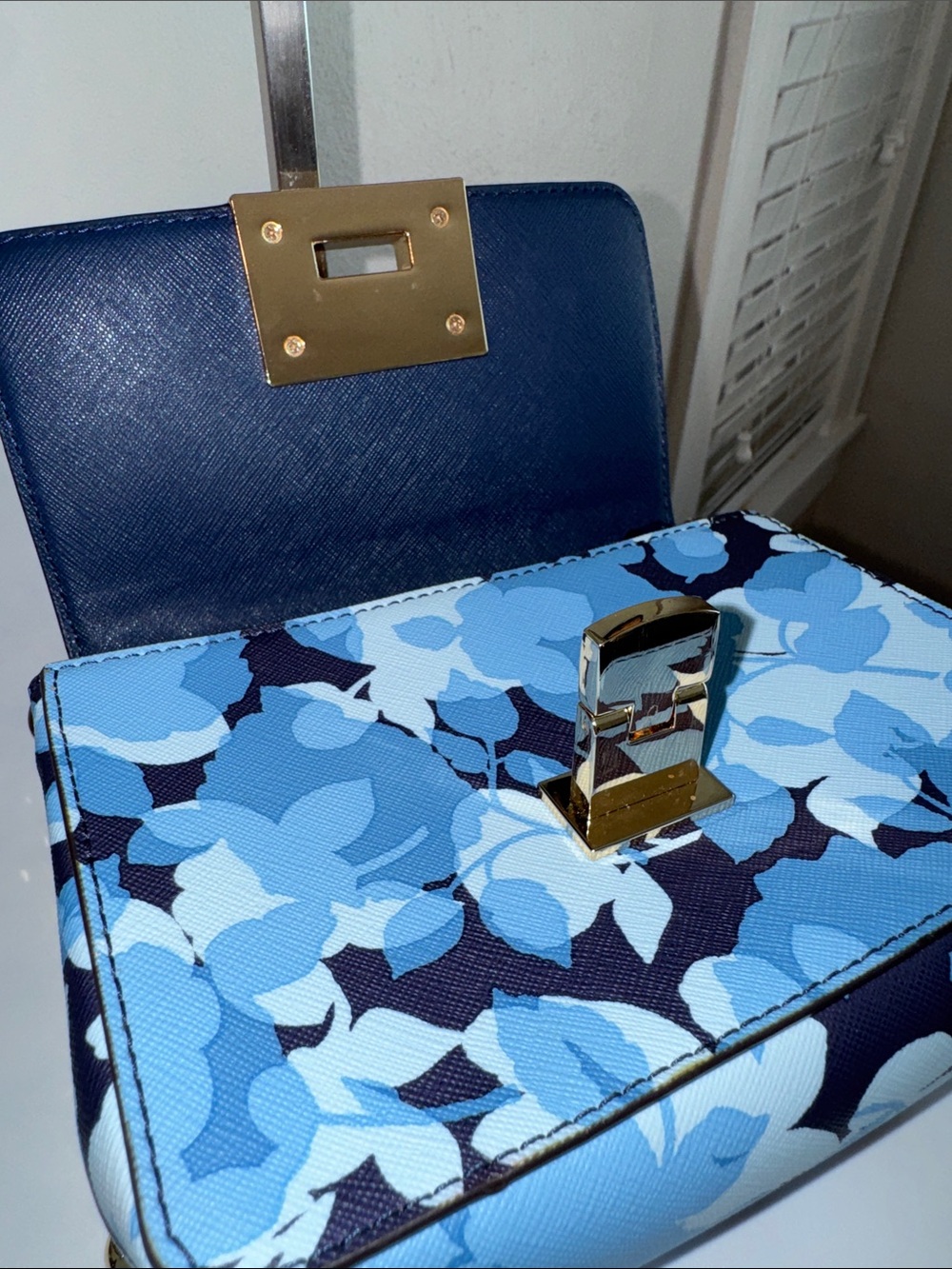 Michael Kors Tina Small Clutch Crossbody Bag - Picture 3 of 8